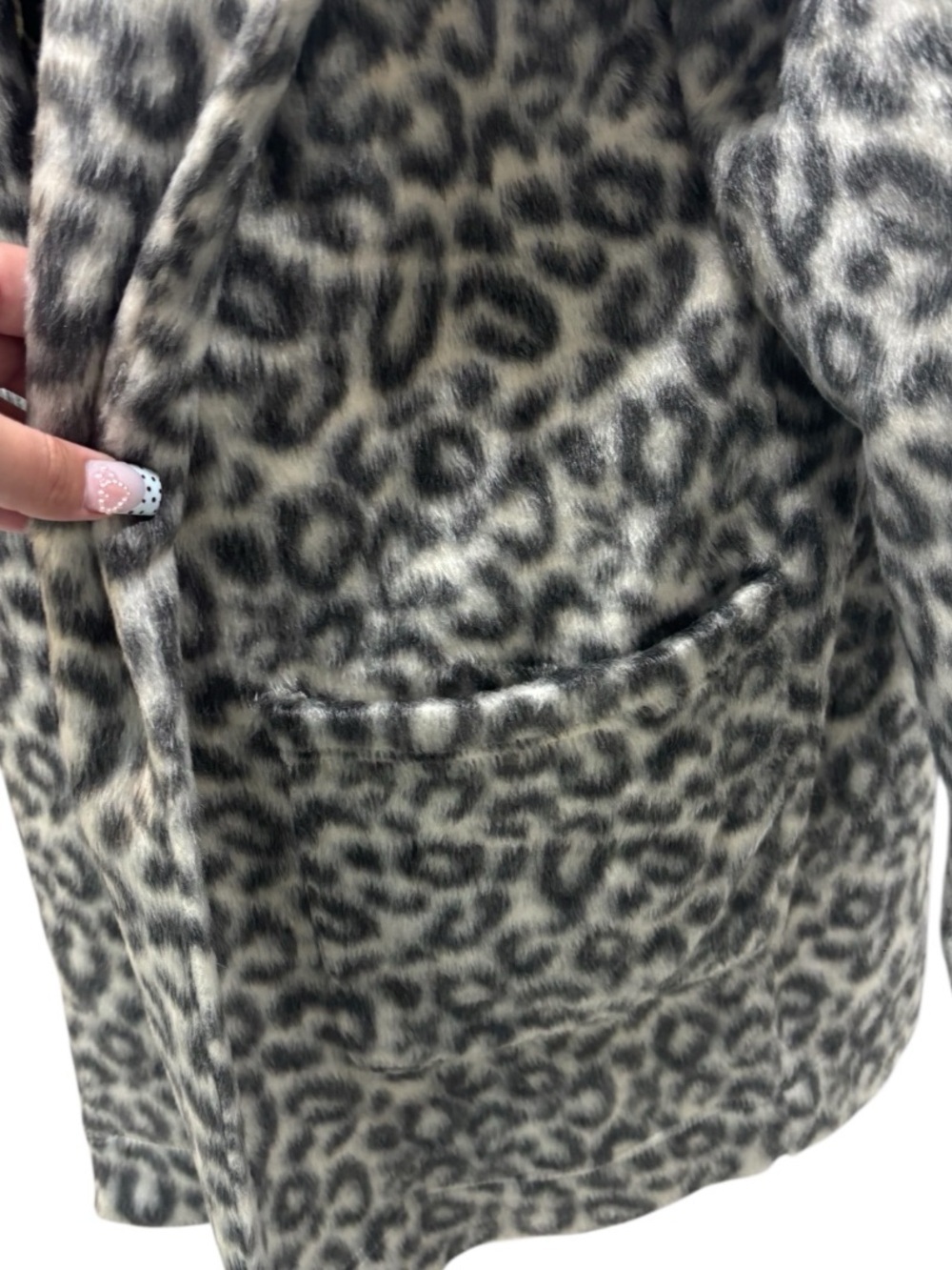 🖤 ✨ LEOPARD PRINT FAUX FUR COAT ✨ 🖤 - Picture 7 of 8